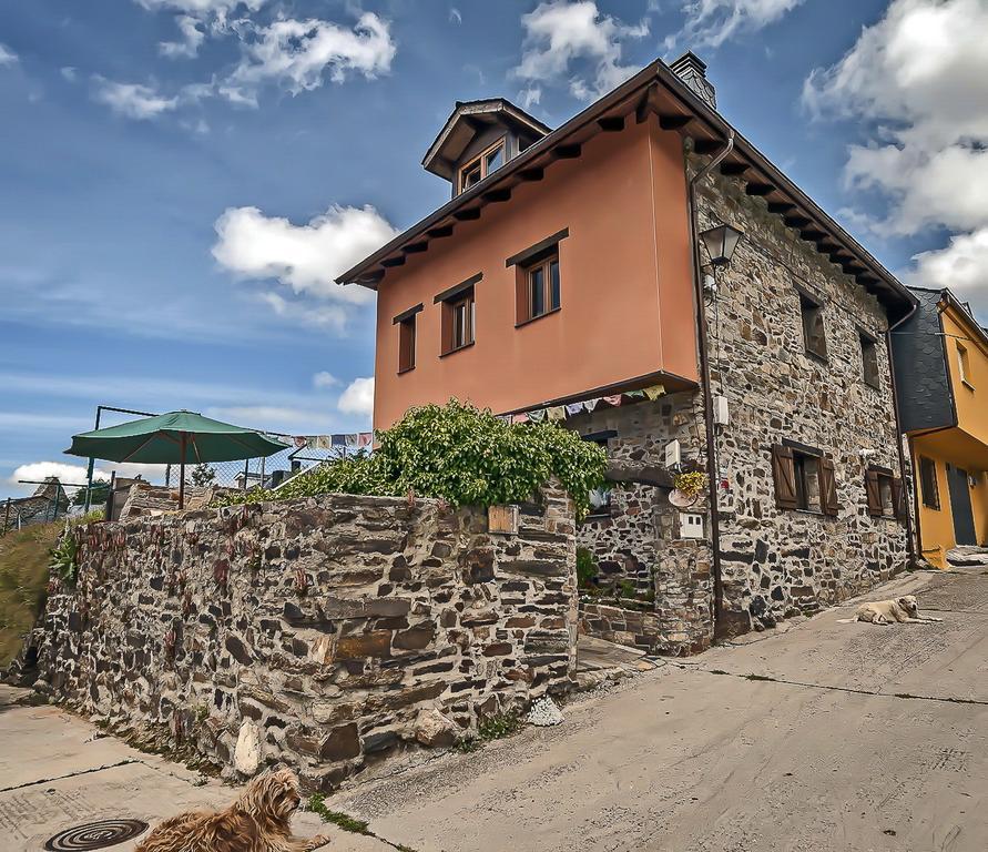 La Trucha Del Arco Iris Bed & Breakfast El Acebo de San Miguel Exterior foto